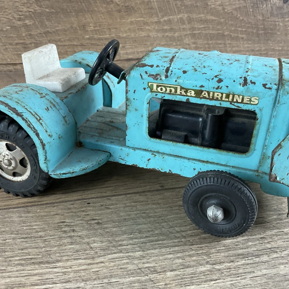 Vintage 1960s Tonka Airlines Pressed Steel Luggage Tractor - Image 2 of 4