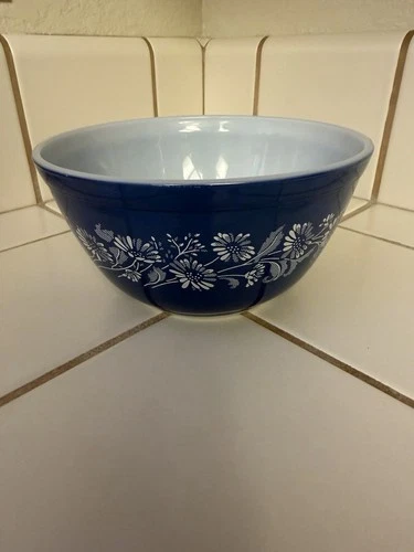 Pyrex Colonial Mist 402 Blue Bowl