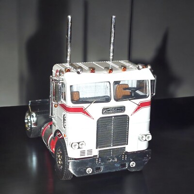 Freightliner COE - 1976 - white - IXO 1:43