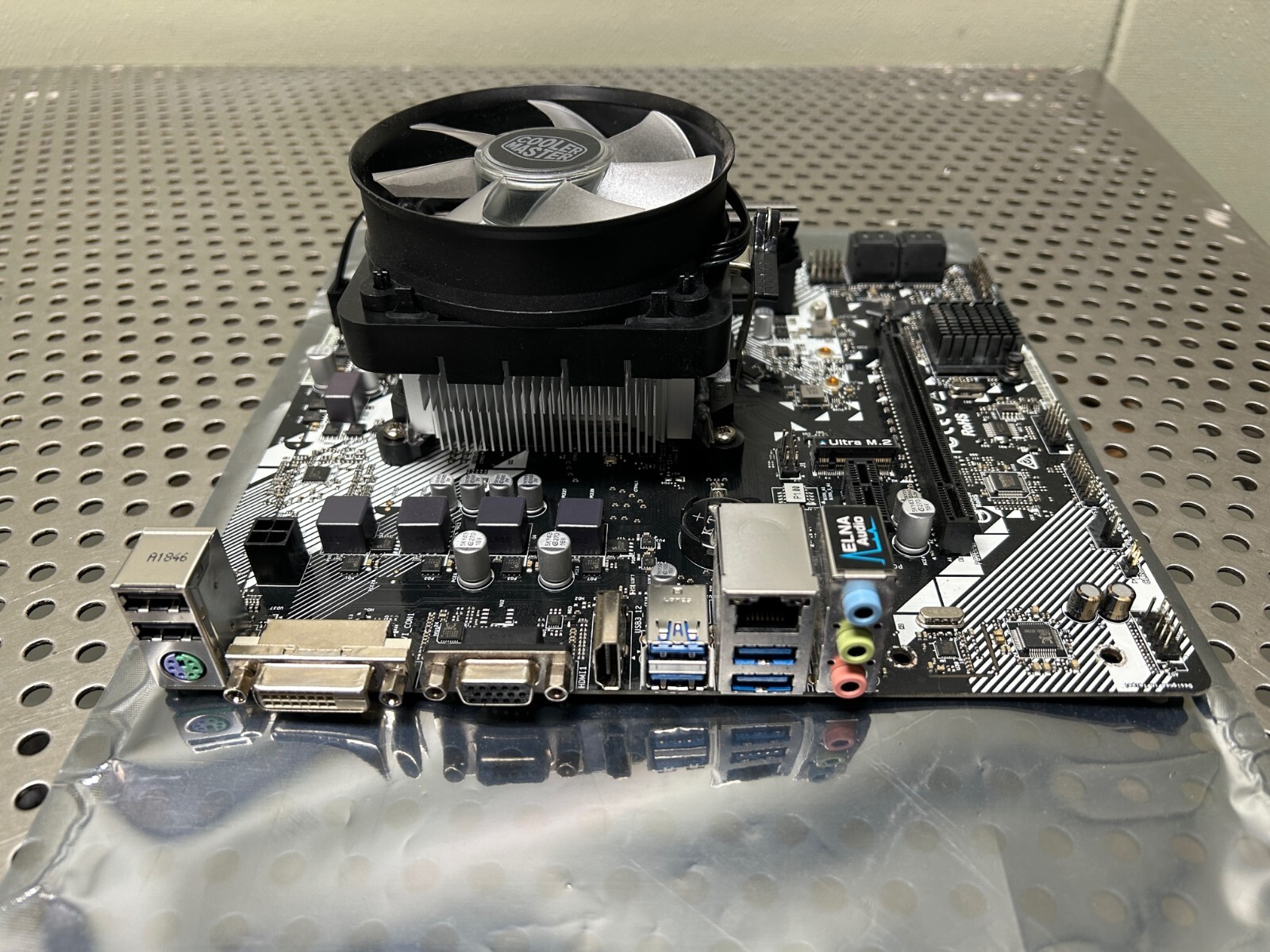 ASROCK A320MHDV MATX Socket Ryzen 31200 16GB RAM Cooler Master Fan