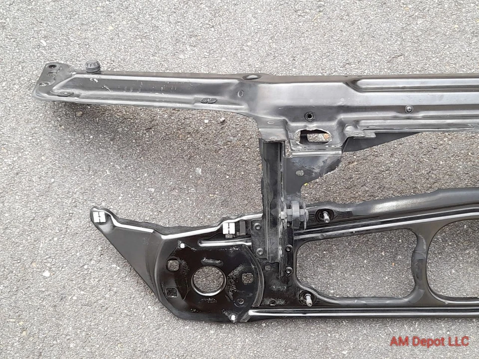 BMW 325i 330i 325xi 330xi E46 2000 sedán radiador núcleo soporte PU local Foto 2 de 4