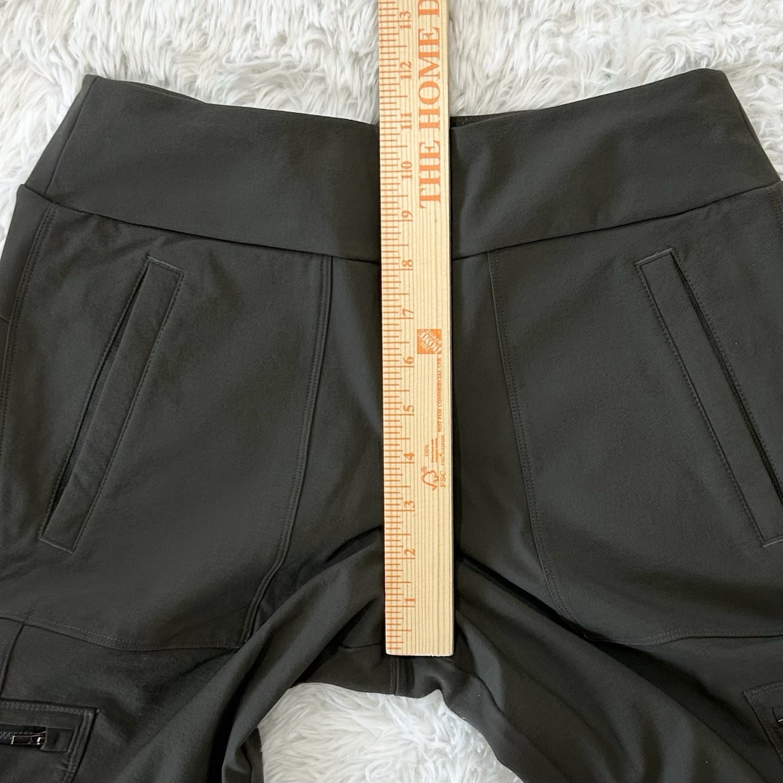 Athleta Headlands Hybrid Cargo Tight Leggings Pants Size 10 Olive Green Trail