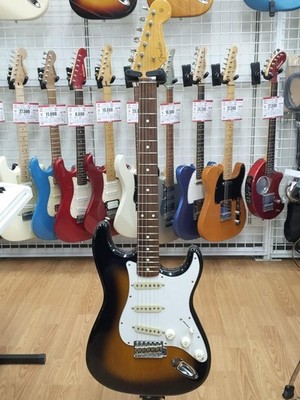 Fender Japan Stratocaster ST62 Electric Guitar Crafted in Japan