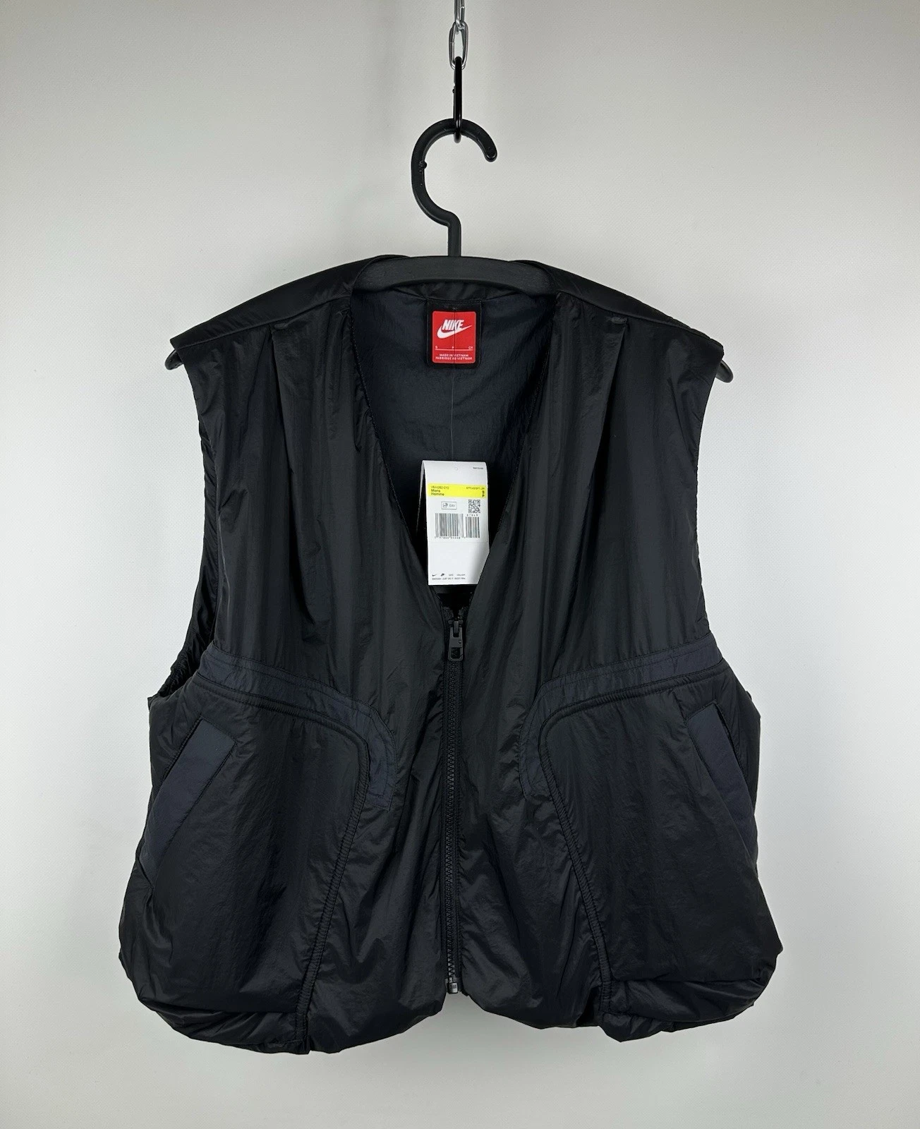Nike Tech Men's Size Small Woven Black Loose Fit Lightweight Vest HM4262-010 New
Opens in a new wind