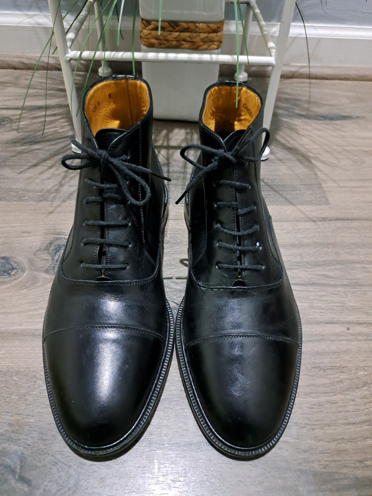 EUC Mezlan Size 8 Camden Cap Toe Leather Black Boots Shoes 
