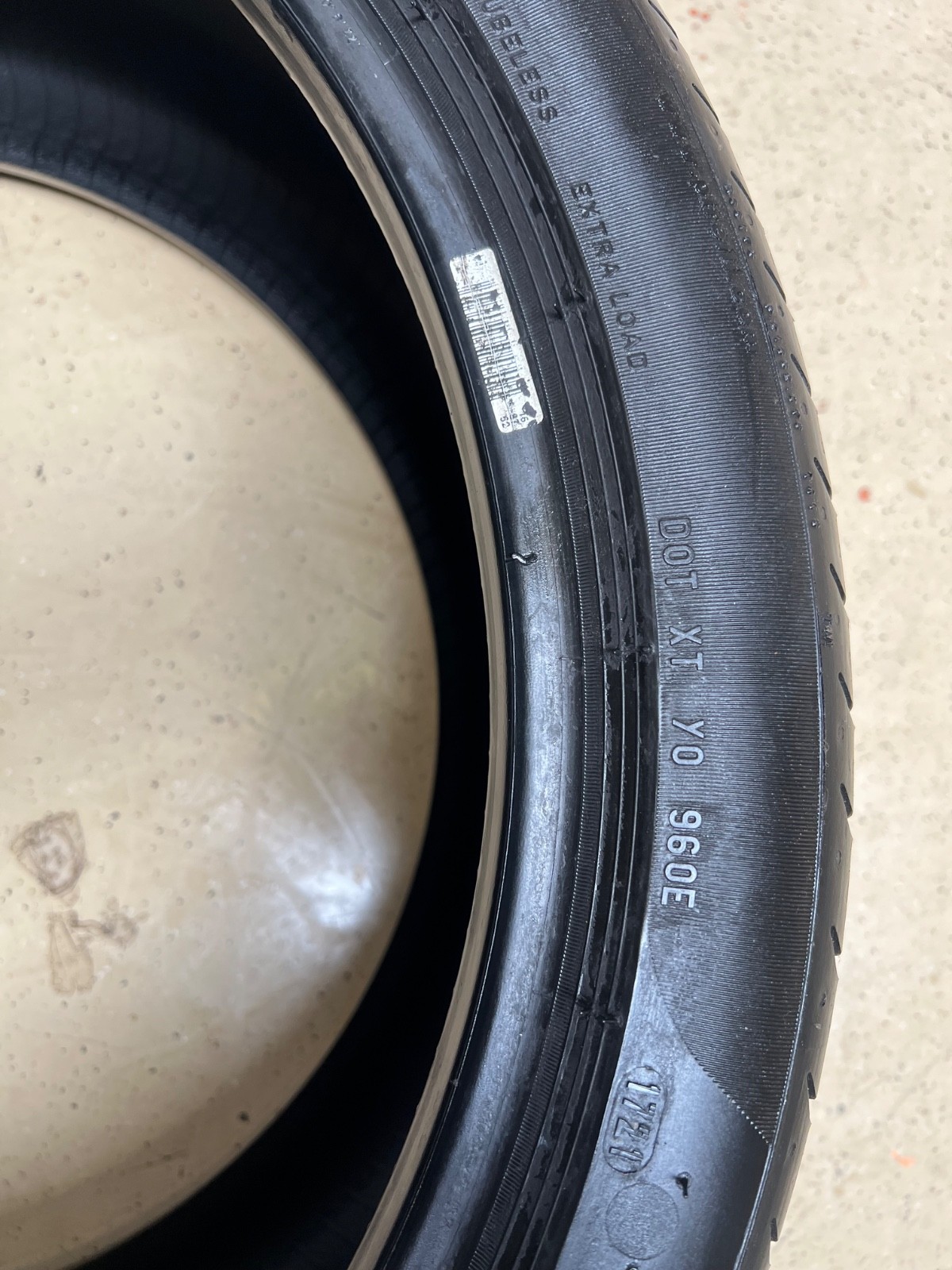 1 - NO REPAIRS 275/35ZR20 XL (102Y) Pirelli P Zero (B1) Bentley OEM - 8057