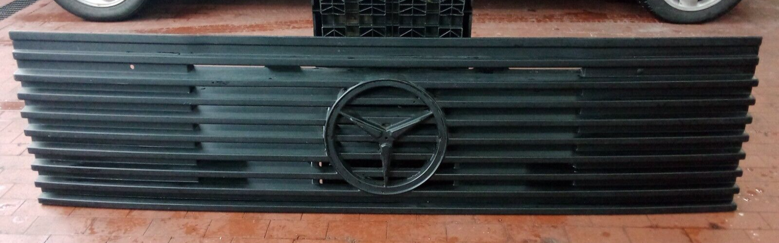 Mercedes Benz SK Grill Kühlergrill Gitter Verkleidung Vorne 
