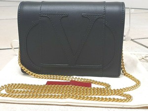 valentino garavani wallet on chain