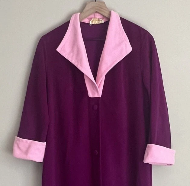 Bata de terciopelo vintage abrigo rosa púrpura botón largo mediano 10 12 años 60 años 70 Foto 3 de 4