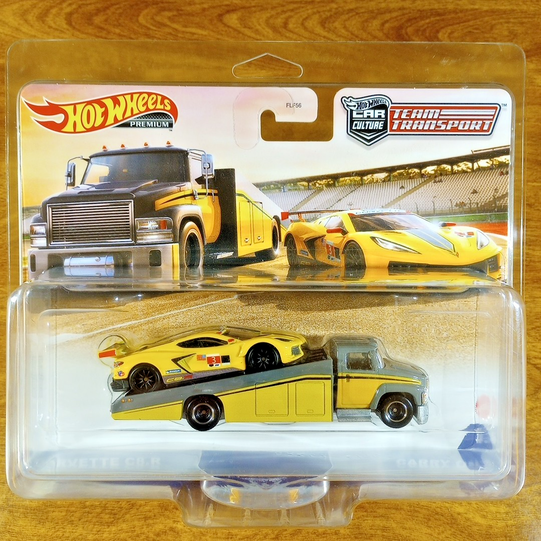 Hot Wheels Premium Team Transport 36 Corvette C8.R Carry On Real
