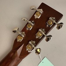 Martin D-28 Standard Akustikgitarre mit Hartschalenkoffer