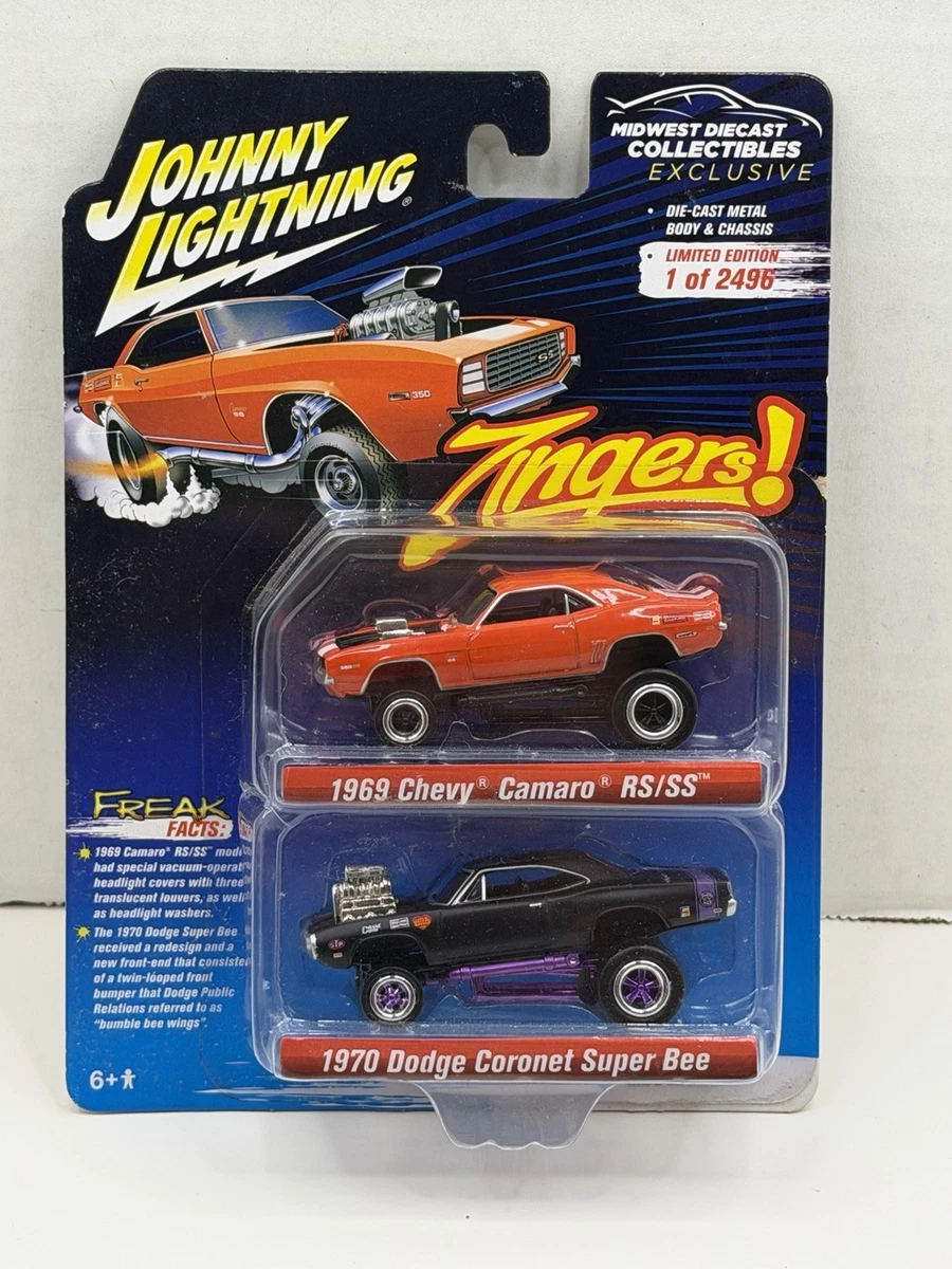 Johnny Lightning Zingers Midwest 2 Pack Dodge Coronet Super Bee