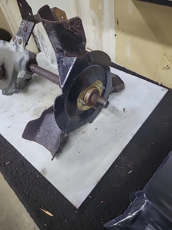 Ariens 52101000 Gear Case Assembly W/00485551 Impeller & 00485151/00485051 - Image 4 of 4