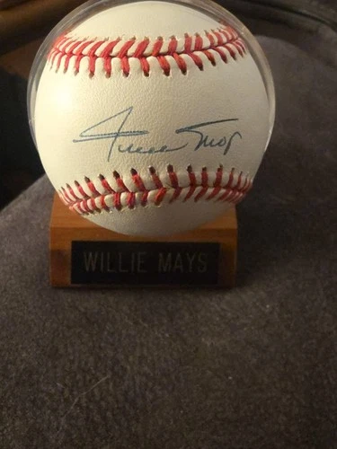 Willie Mays Signed Official NL Baseball Autographed w Case, Pearl!!