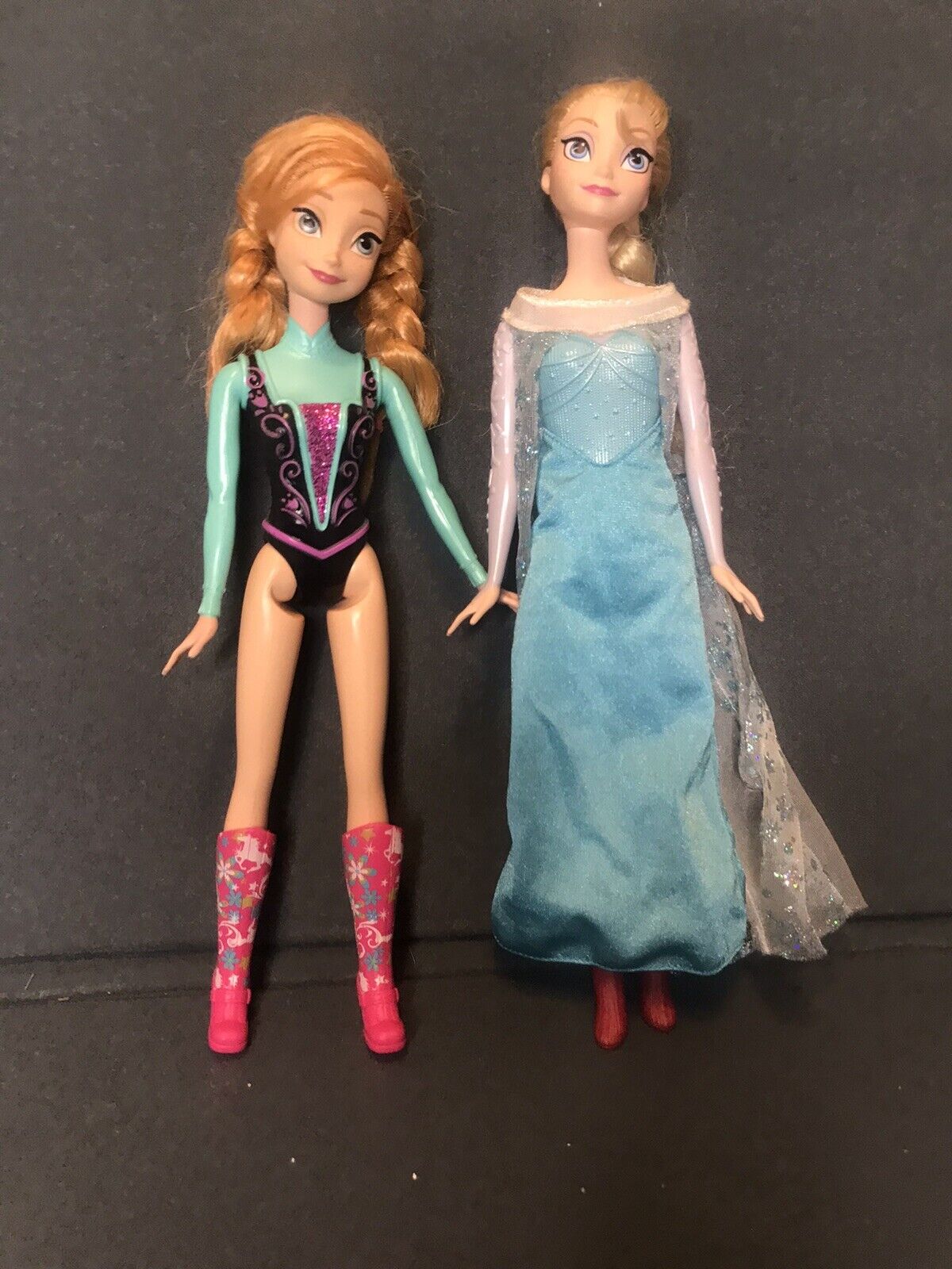 Elsa vs barbie, Barbie Dolls