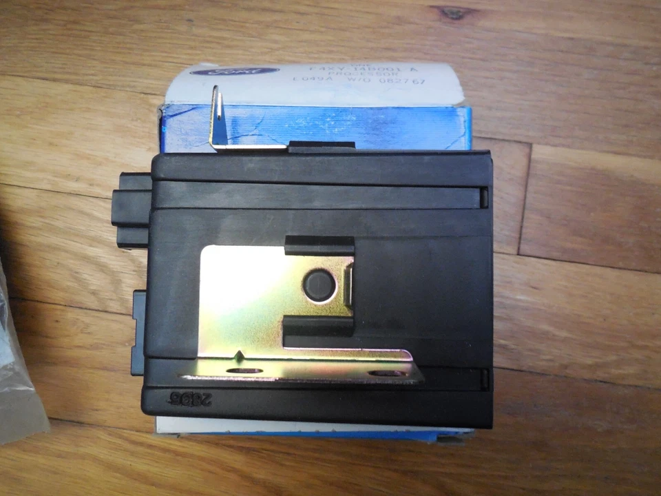 NOS 1995 Mercury Villager 无钥匙进入门锁执行器 F4XY-14B001-A — 第 3/3 张图片