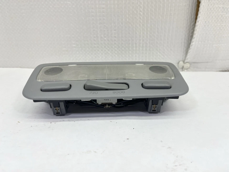 1996-2000 TOYOTA RAV 4 CÚPULA INTERIOR SUPERIOR MAPA LUZ - Sem teto solar - Imagem 4 de 4