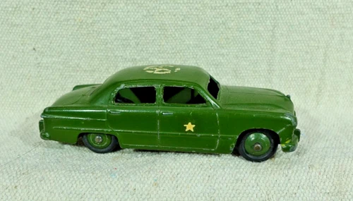 Dinky Toys Ford Sedan