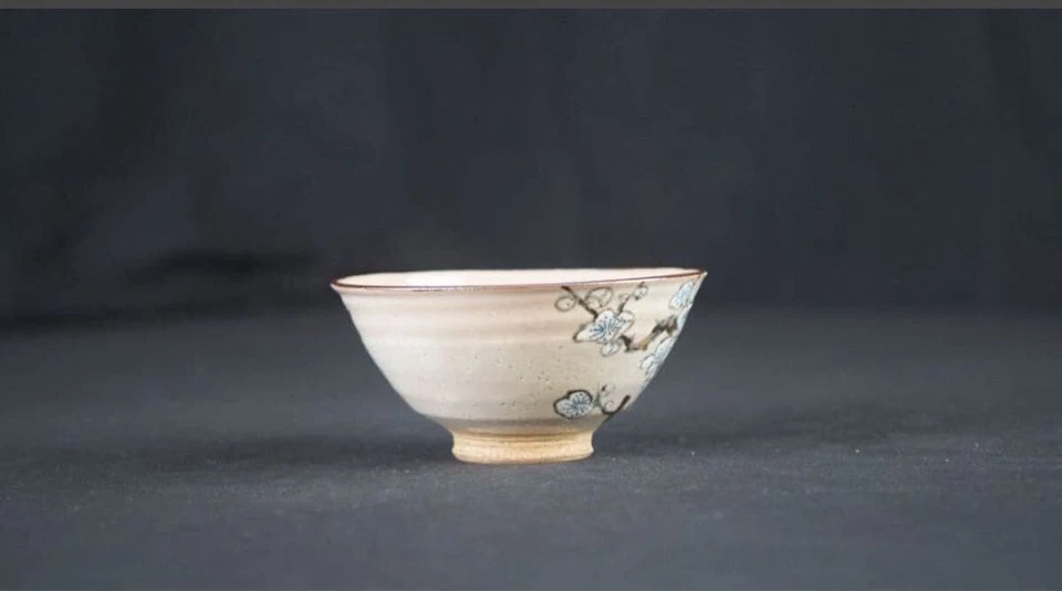 Tazón de té de ciruela blanca Ogata Kenzan con caja original y tela firmado por Yamamoto Foto 2 de 4