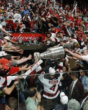 Scott Stevens Stanley Cup Champion Crowd New Jersey Devils 8x10 NHL Hockey Photo