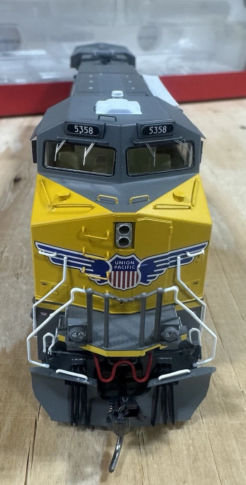 Intermountain  HO 49701-01 ES44AC  Union Pacific  Diesel #5358 DC & DCC New - Image 4 of 4