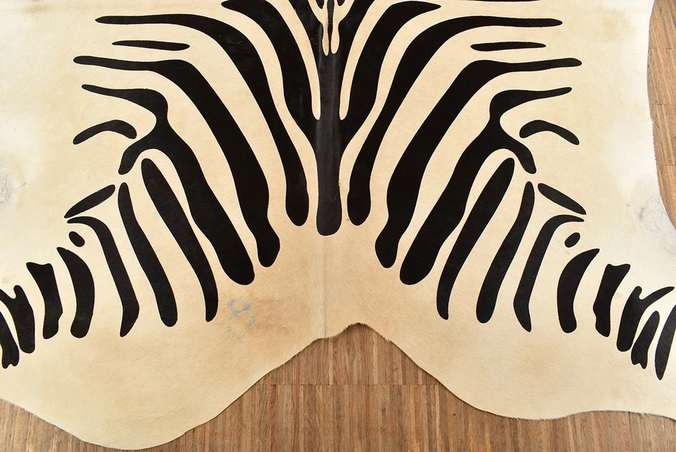 KUHFELL STIERFELL CREME WEISS MIT ZEBRA OPTIK  200 x 180 cm - Bild 4 von 4