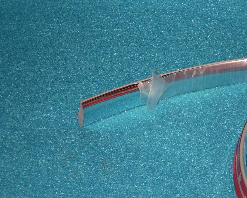 1998 2011 Mercury Grand Marquis molduras de para-choque traseiro conjunto com 2 peças! Frete grátis! - Imagem 4 de 4