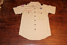 Boy Scouts of America BSA Men's Shirt Tan Small Sewn Patches Short Sleeve