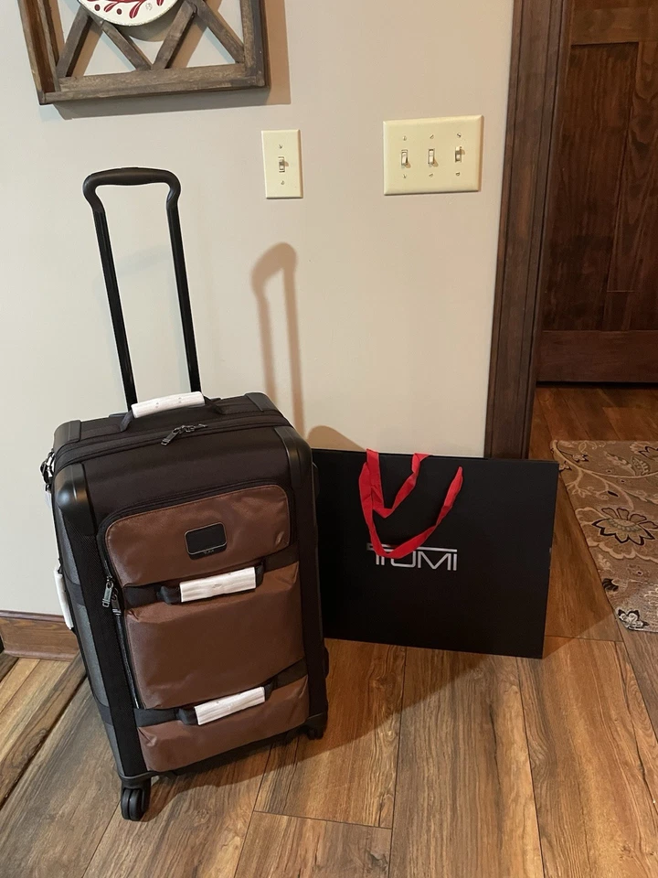 NEW Tumi Lyndon SHORT TRIP Expandable 4 Wheel Packing Suit Case -Copper/Gray - Image 2 of 4