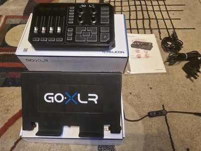 Go XLR TC-Helicon Multi-Effekte Audio Interface Mixer mit Ständer und OVP 