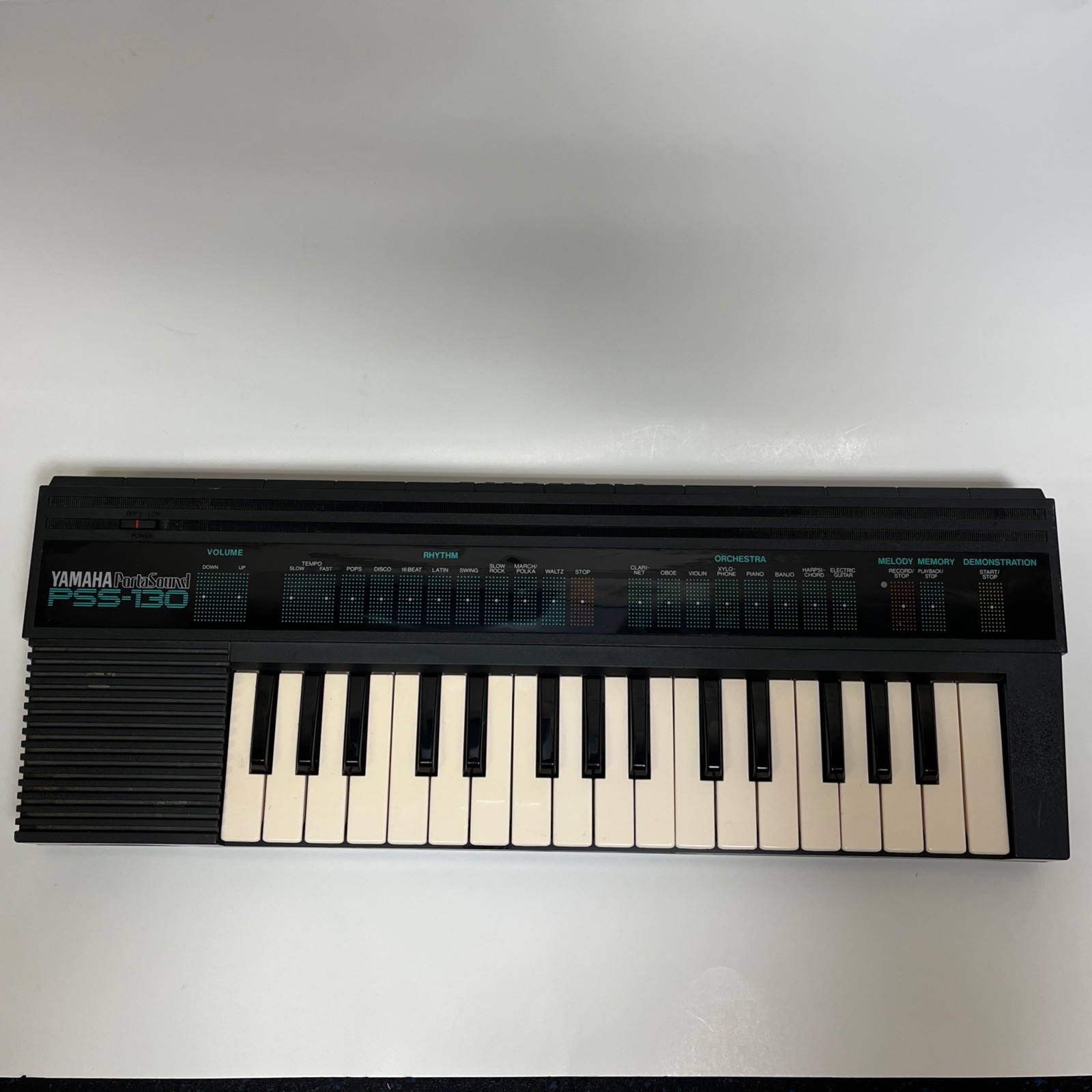 Vintage Yamaha PortaSound PSS-130 Electronic Synthesizer works