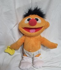 Elektronischer Brabbelnder Baby Ernie von Fisher Price - Vintage 