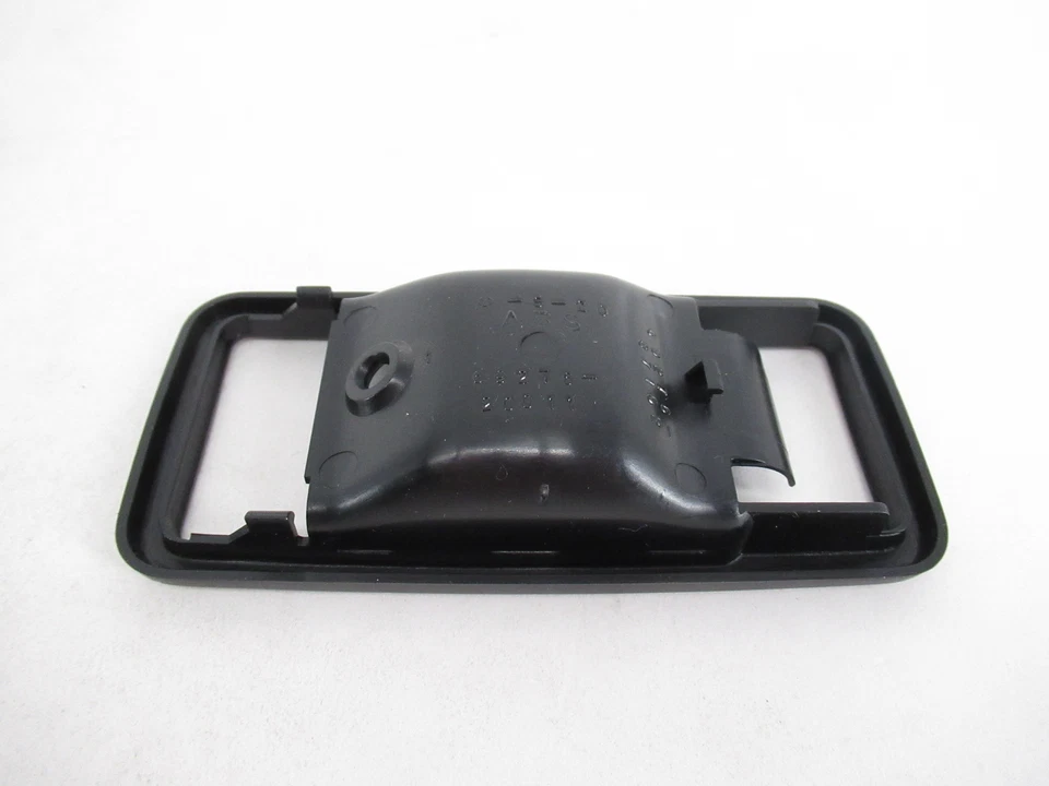 Оригинальный ободок внутренней дверной ручки для Toyota 69276-20011-01 от оригинального производителя - Изображение 4 из 4