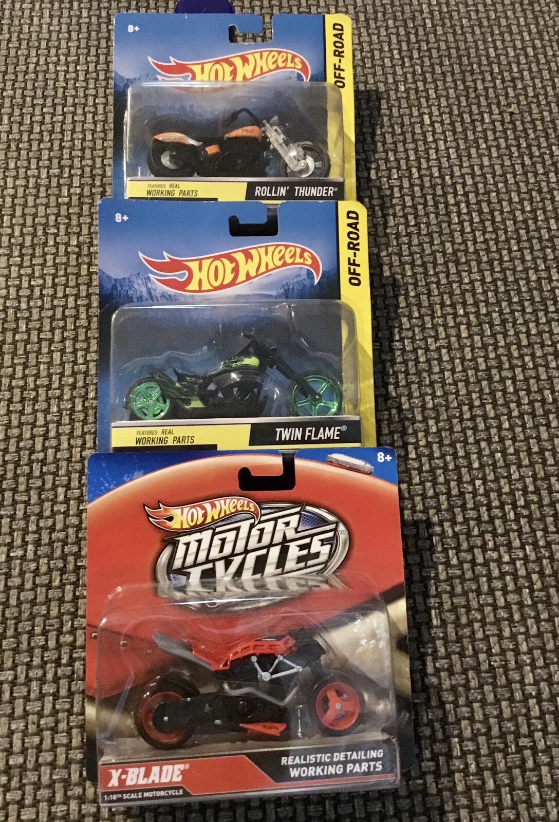 HOT WHEELS MOTORCYCLES, ROLIN’ THUNDER, XBLADE, TWIN FLAME 1/18 SCALE