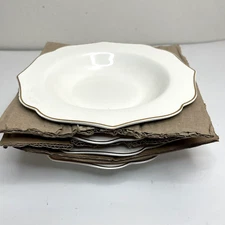 Godinger Gatherings Set of (4) 8” New Bone China 1' Deep Floral Plates Gold Edge