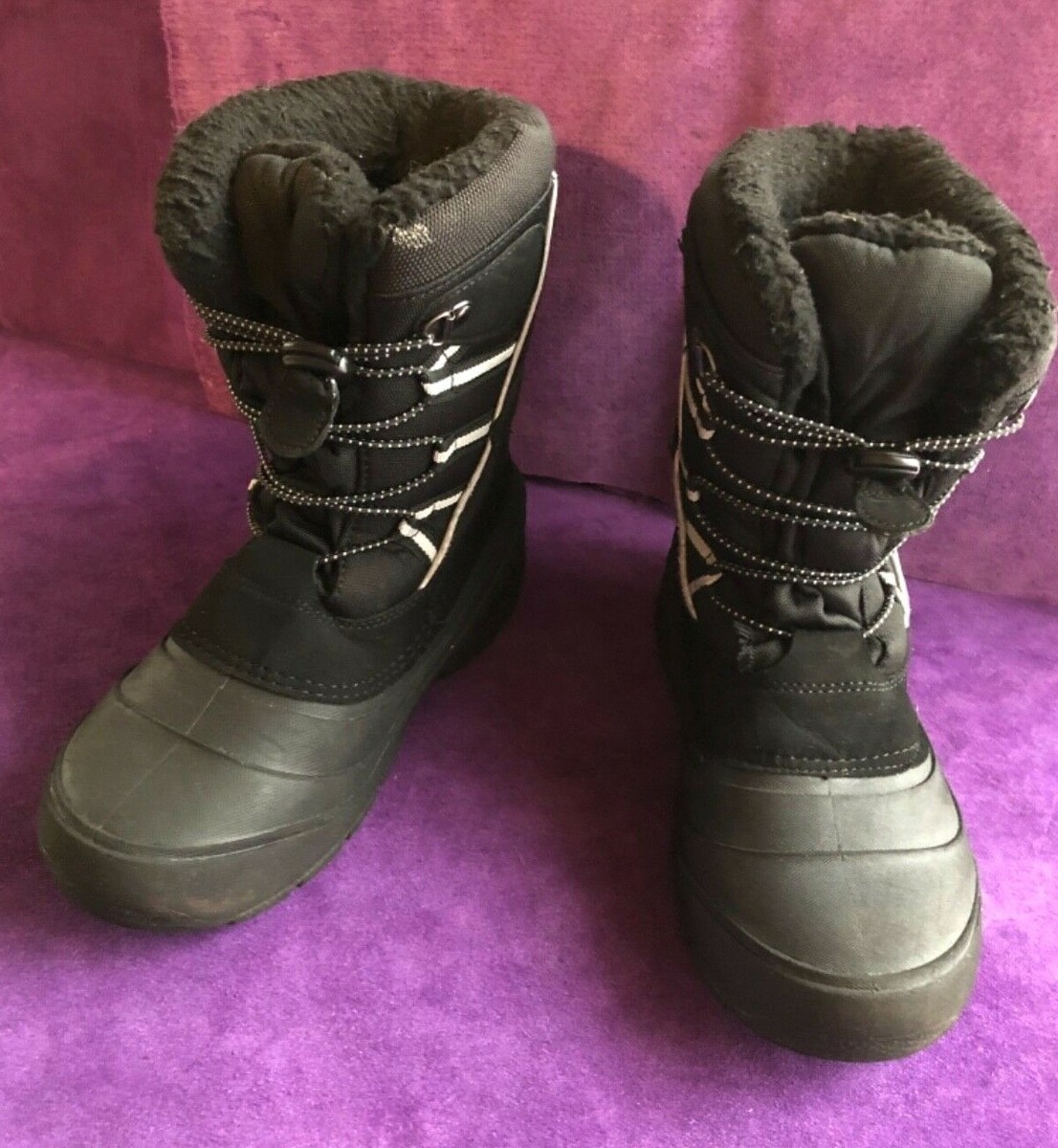 FALLS CREEK WINTER BOOT ~ BOYS SIZE 4 ~ BLACK & SILVER ~ 3M  display picture 2
