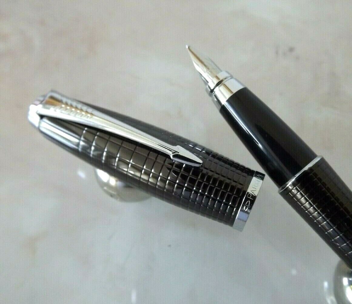Beautiful Fountain Pen Parker Urban Premium Prestige New Stock U81