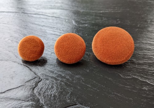 Rust orange velvet fabric covered buttons 14, 19, 23, 25 or 31mm in packs - Picture 5 of 16