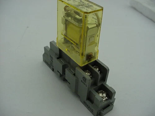 Idec RH1B-U AC24V Relay NEW With Base Ships on Same Day of the Purchase