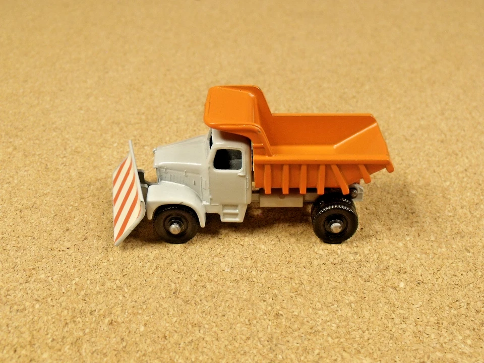 OLD VINTAGE LESNEY MATCHBOX # 16 SCAMMELL SNOWPLOW - Image 2 of 4