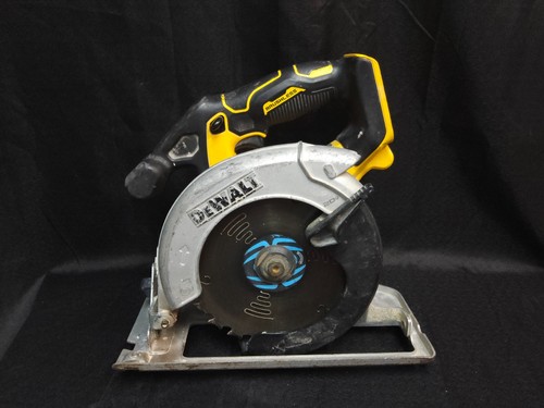 DEWALT 20V MAX 6 1/2" CIRCUALR SAW W/BLADE ( TOOL ONLY) DCS566