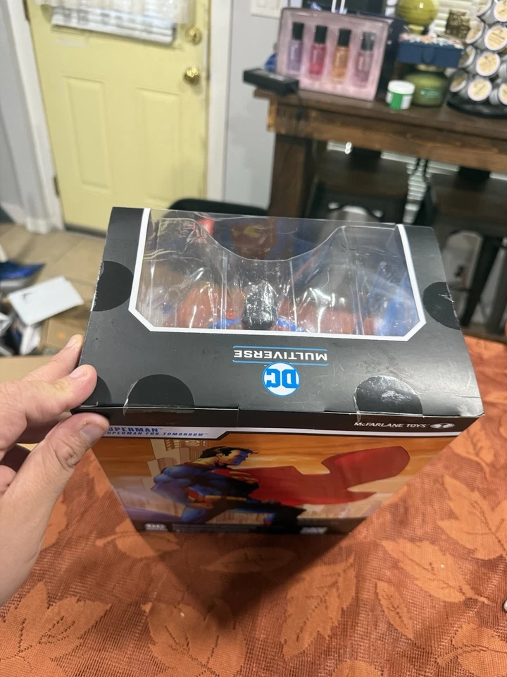 Nueva estatua de vinilo DC Multiverse McFarlane Toys Superman For Tomorrow Foto 4 de 4