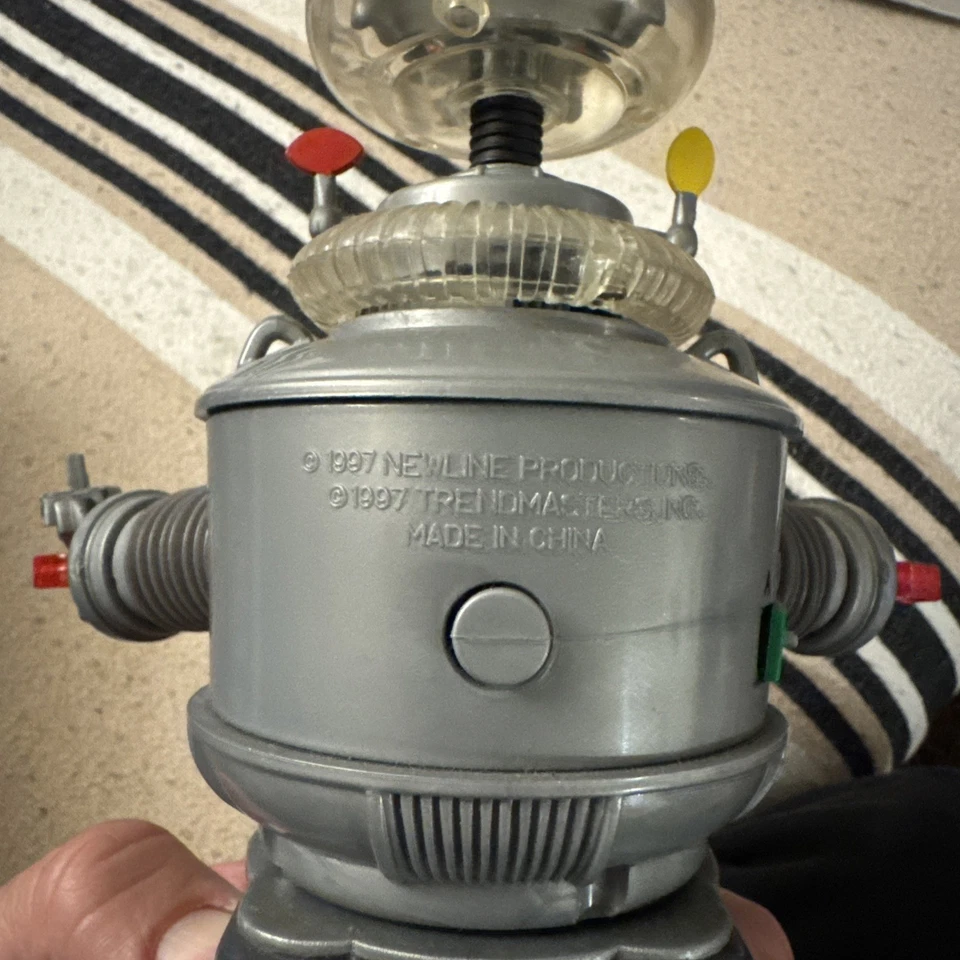 Trendmasters Lost In Space B-9 1997 robot operación electrónica y pistola B8055 Foto 3 de 4