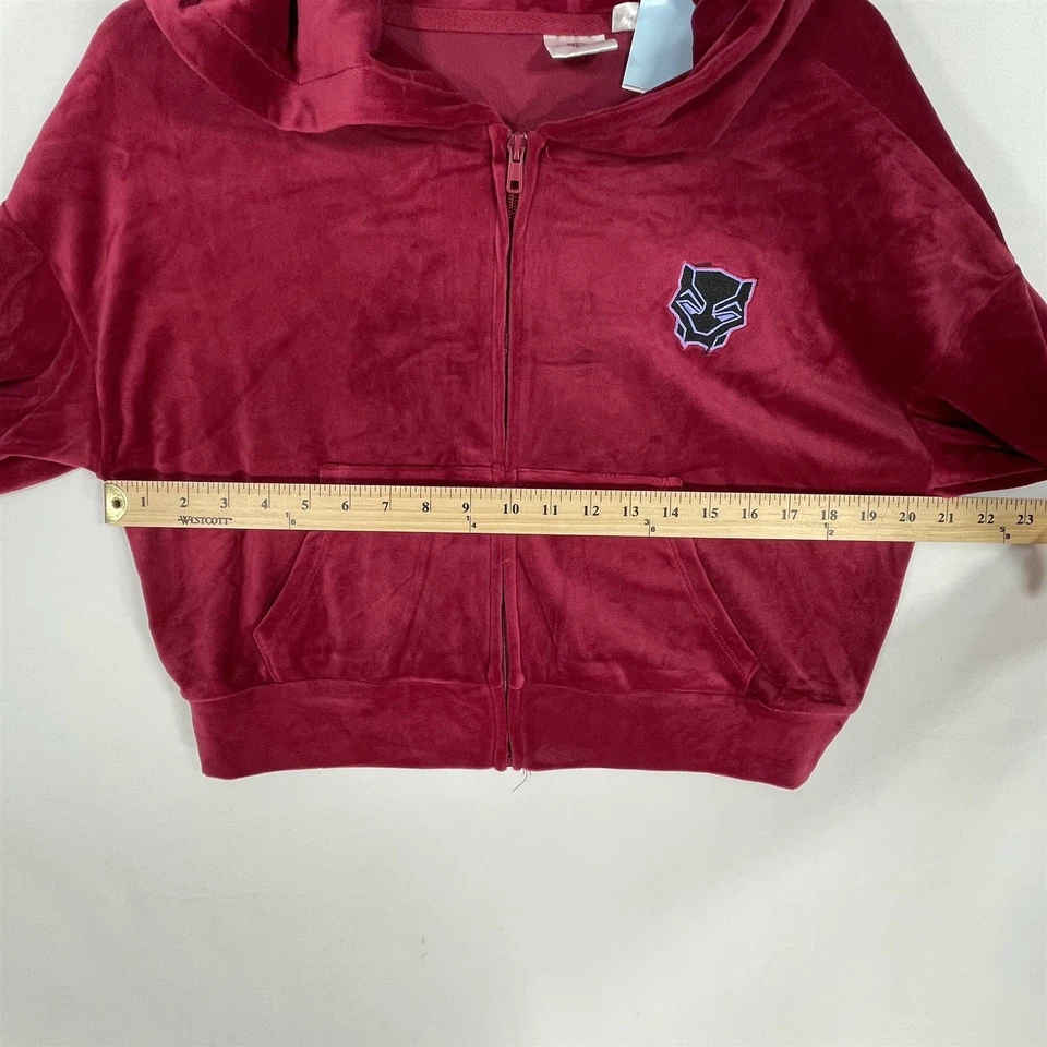 Sudadera con capucha para mujer Marvel Black Panther mediana Wakanda Forever Berry Red Foto 3 de 4