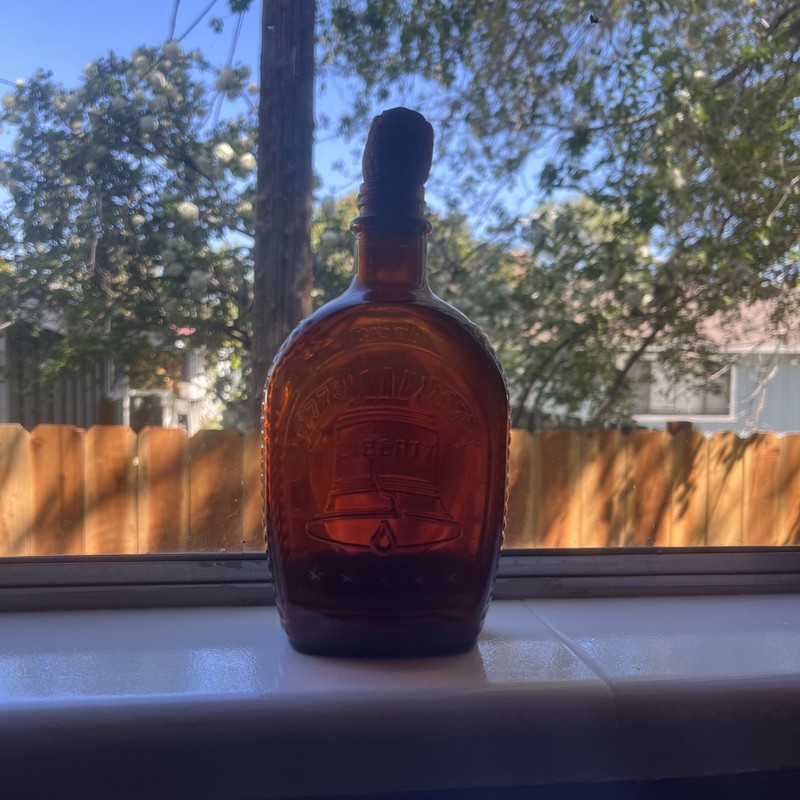 Vintage LOG CABIN SYRUP Amber Glass Bottle 1776 Bicentennial - Liberty Bell