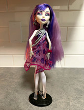 Monster High Spectra Vondergeist w/ Accessories  Stand
