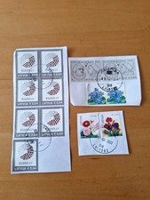 Lettland aufgeklebte Briefmarken mit Stempel
