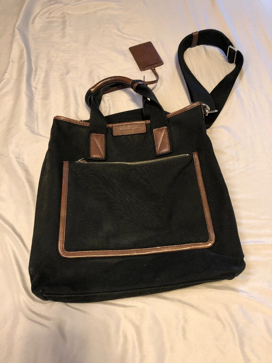 Marc by Marc Jacobs Marc Jacobs Sac Messenger En Cuir Noir ref