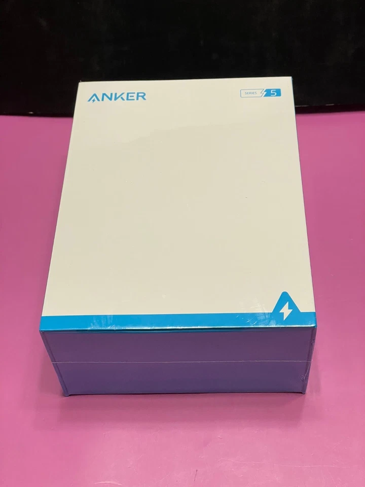 Anker 575 USB-C Docking Station 13-in-1 Triple Display 85W PD New Sealed - Image 2 of 4