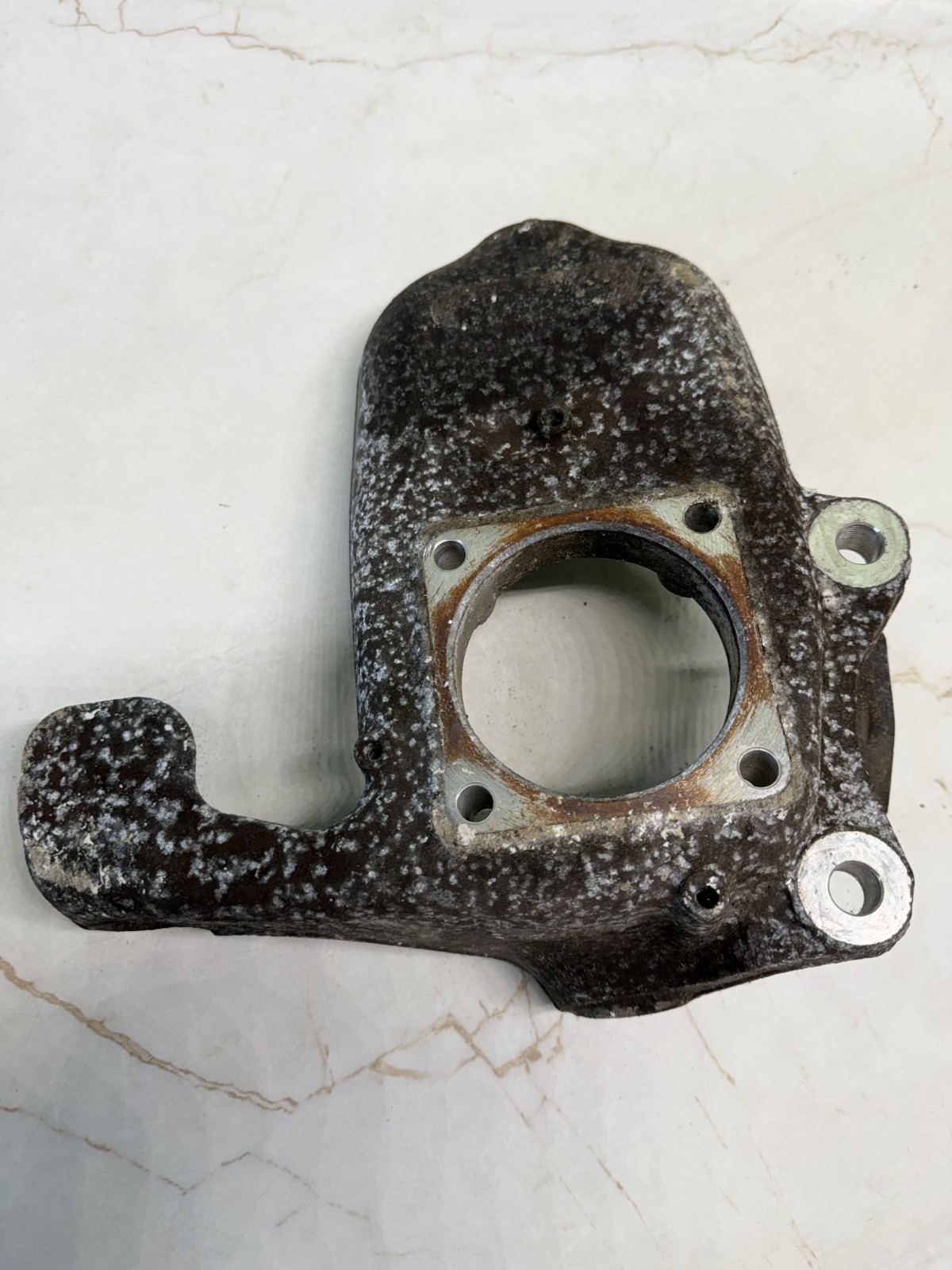 Maserati Quattroporte 2003-2010 Front Right Steering knuckle